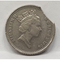 GREAT BRITAIN UK 1994 . FIVE 5 PENCE . ERROR . CLIPPED PLANCHET